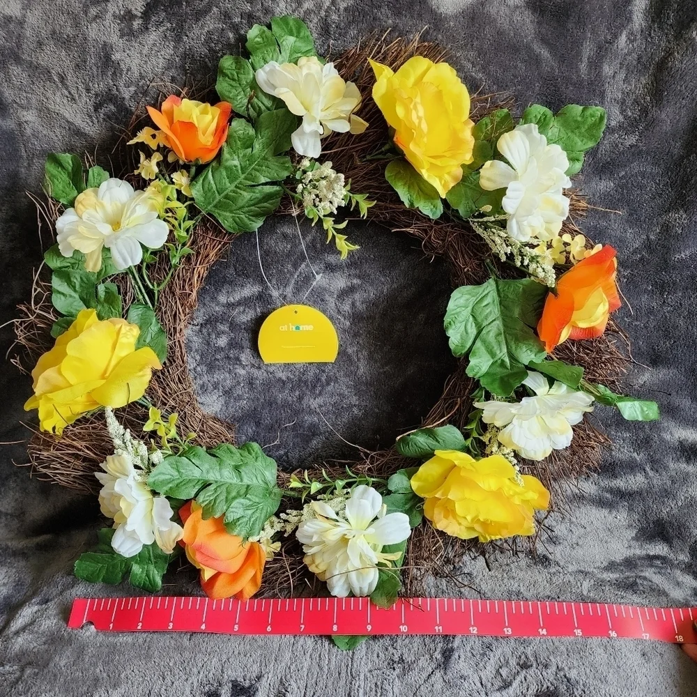 NWT spring summer blooming floral Rose Daisy Greenery leaves door wreath